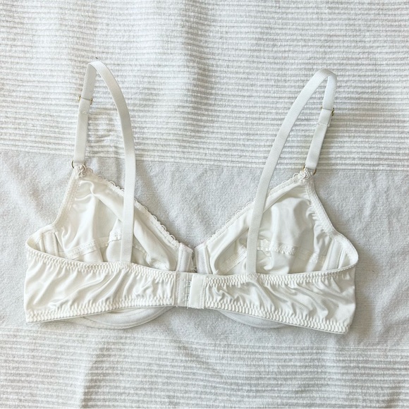 Vogue Unlined Bra - Picture 4 of 9